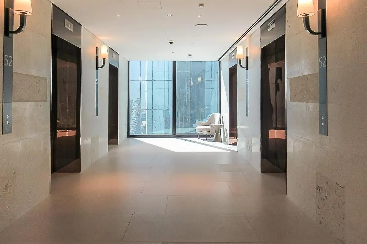 Frank Porter - The Address Jbr Dubaj